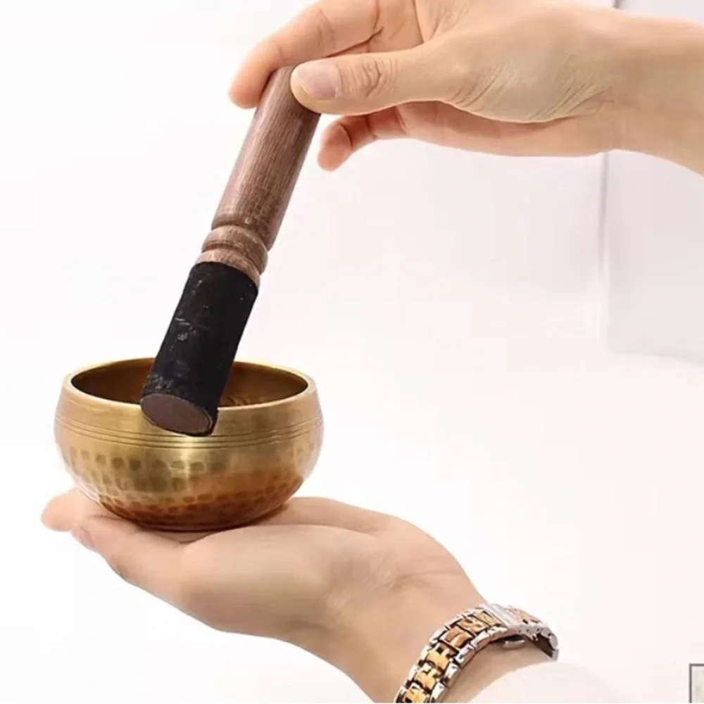 Hammered brass singing bowl - Picture 4 of 7